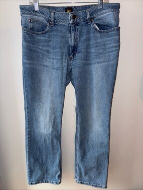Vintage Lee Men’s Straight-Leg Jeans in Medium Blue Wash